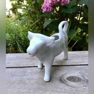 Funny White Ceramic Cow Milk Cream Dispenses From Cow Mouth Coffee Tea Creamer
